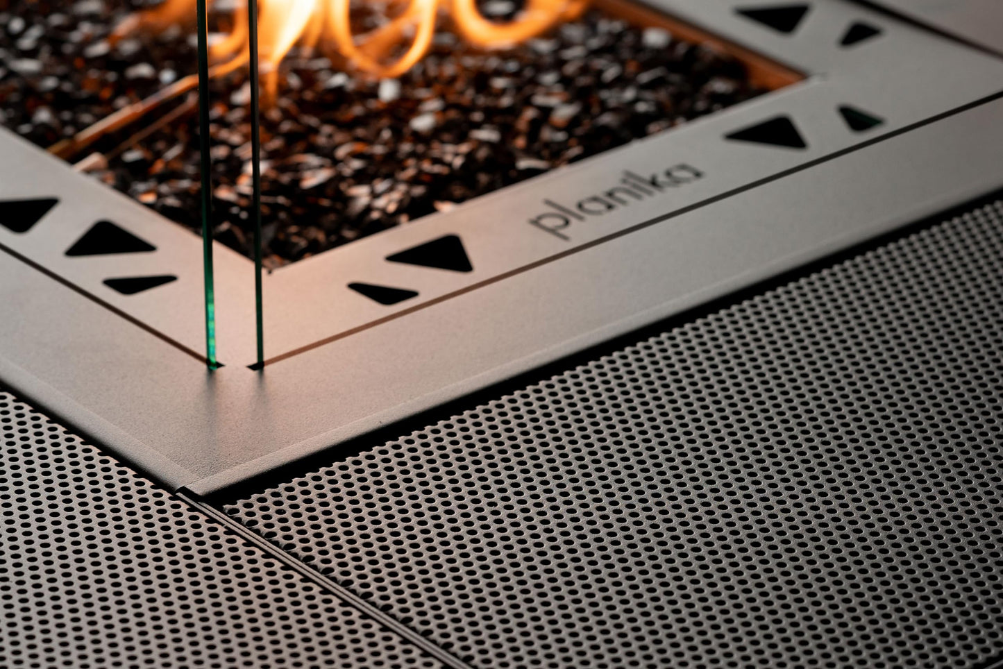 Planika Square Table Feuerstelle Gas mit Tisch Outdoor - Außenkamin Feuerstelle Outdoor Terrassenfeuer Balkonfeuerstelle Feuerschale Tisch - Feuertisch mit Abdeckung