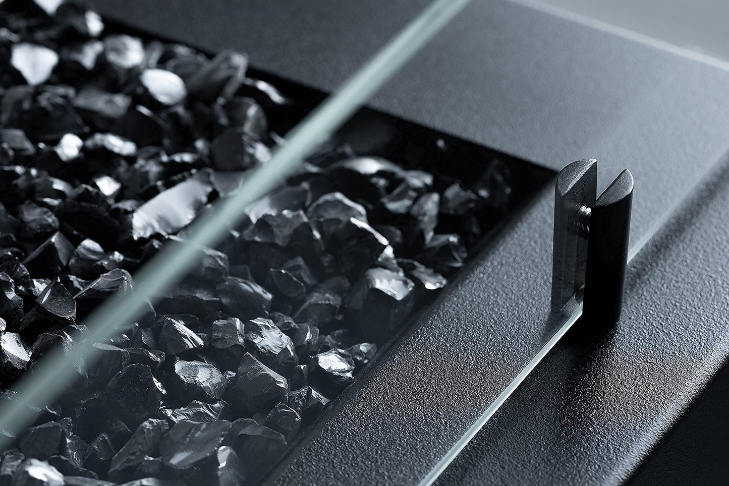 Planika Rio - Gas Feuerstelle für den Außenbereich - Tragbarer und Kompakter Gaskamin für den Garten - Außenkamin - Wetterfest - Leichte Montage - Lpg-Kraftstoff